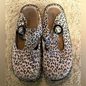 Algeria Clogs size 40